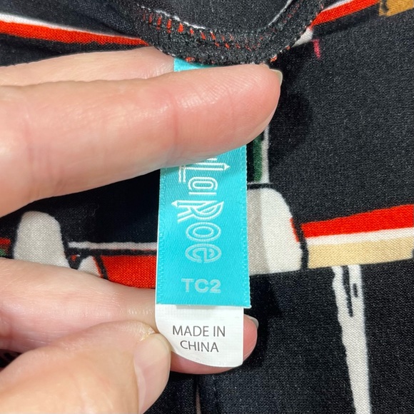 LuLaRoe 3XL Caroline cardigan with TC2 Christmas leggings - Picture 10 of 15